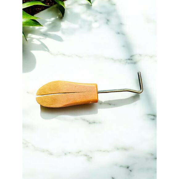 Vintage Wooden Shoe Stretcher-Mold-Ladies Large Size 8-11-Iron Handle-Rustic - Picture 5 of 5